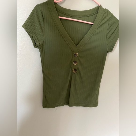 Tops - Olive green semi crop top with low cut